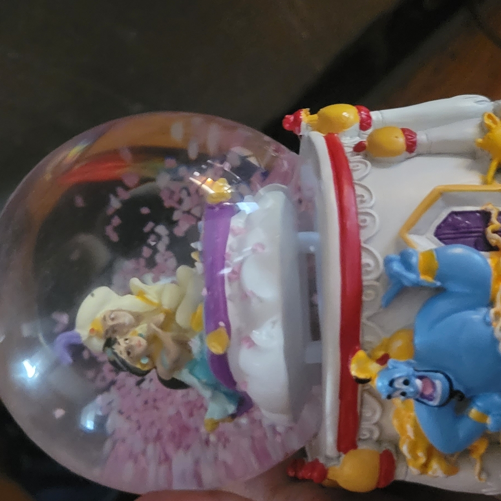 Disney Princess Jasmine and Genie Snow Globe